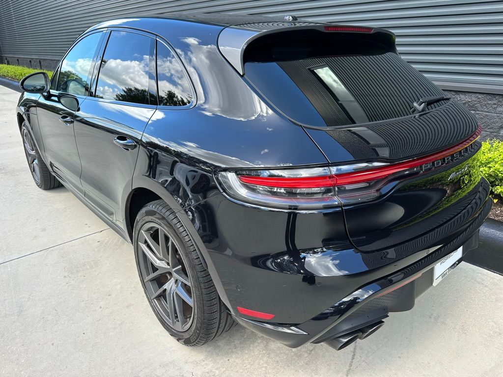 Thumbnail: 2023 Porsche Macan - 3