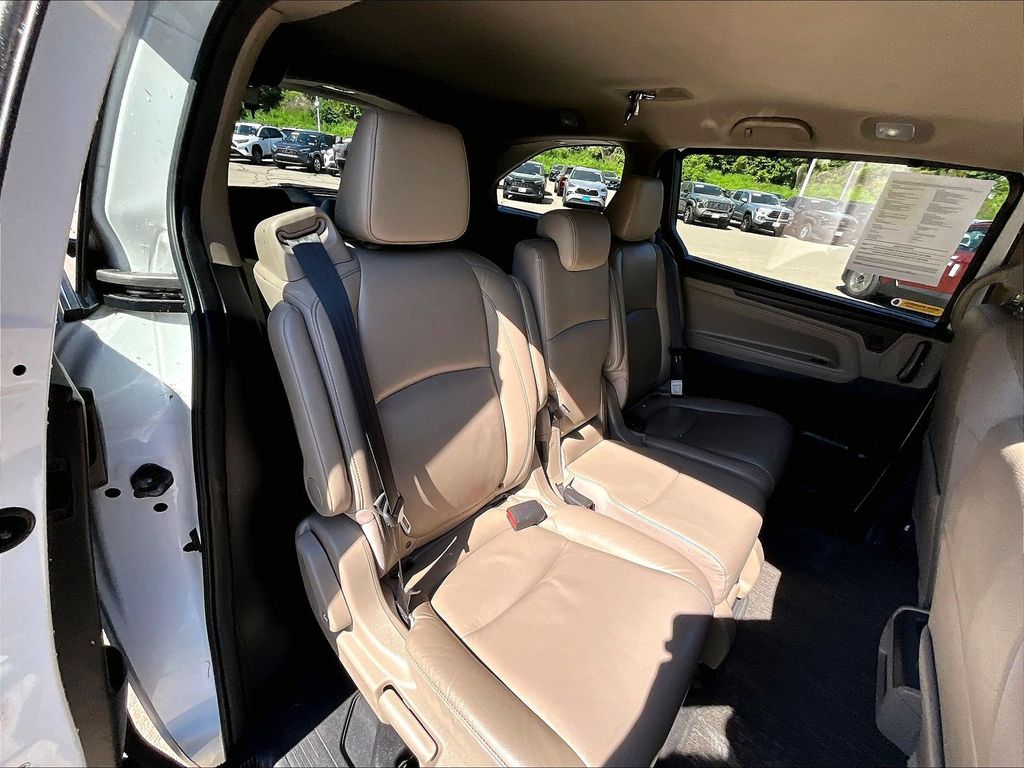 2021 Honda Odyssey — photo 16