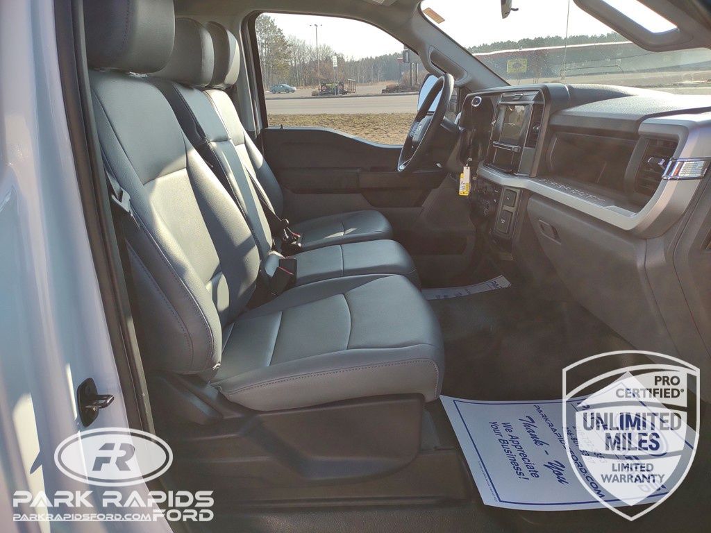 2025 Ford F-250SD XLT photo