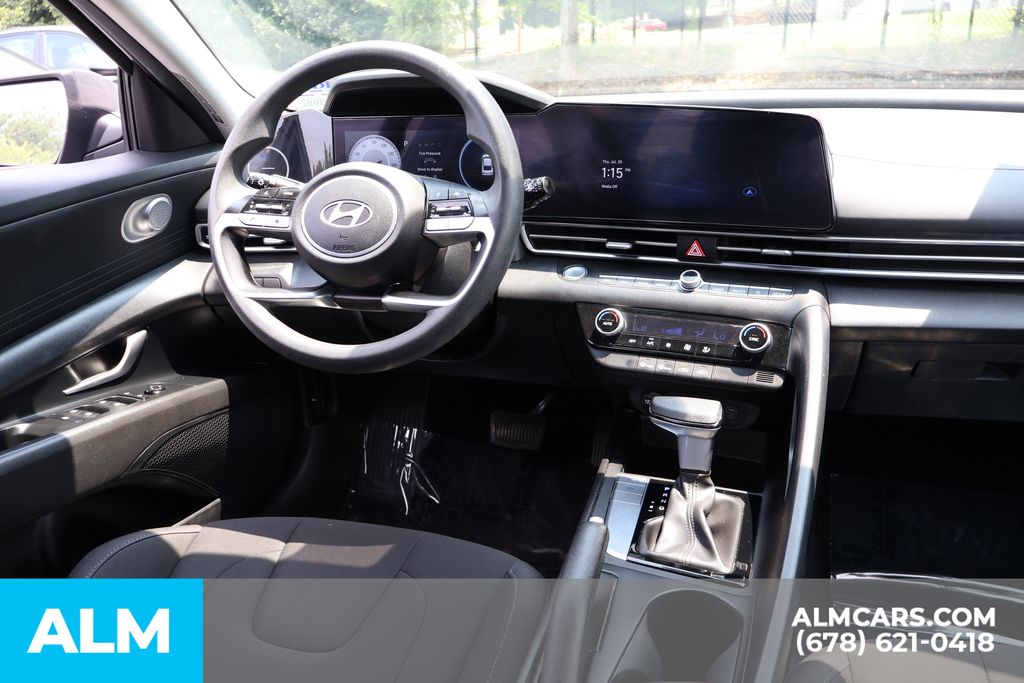 Used 2024 Gray Hyundai SEL image 23