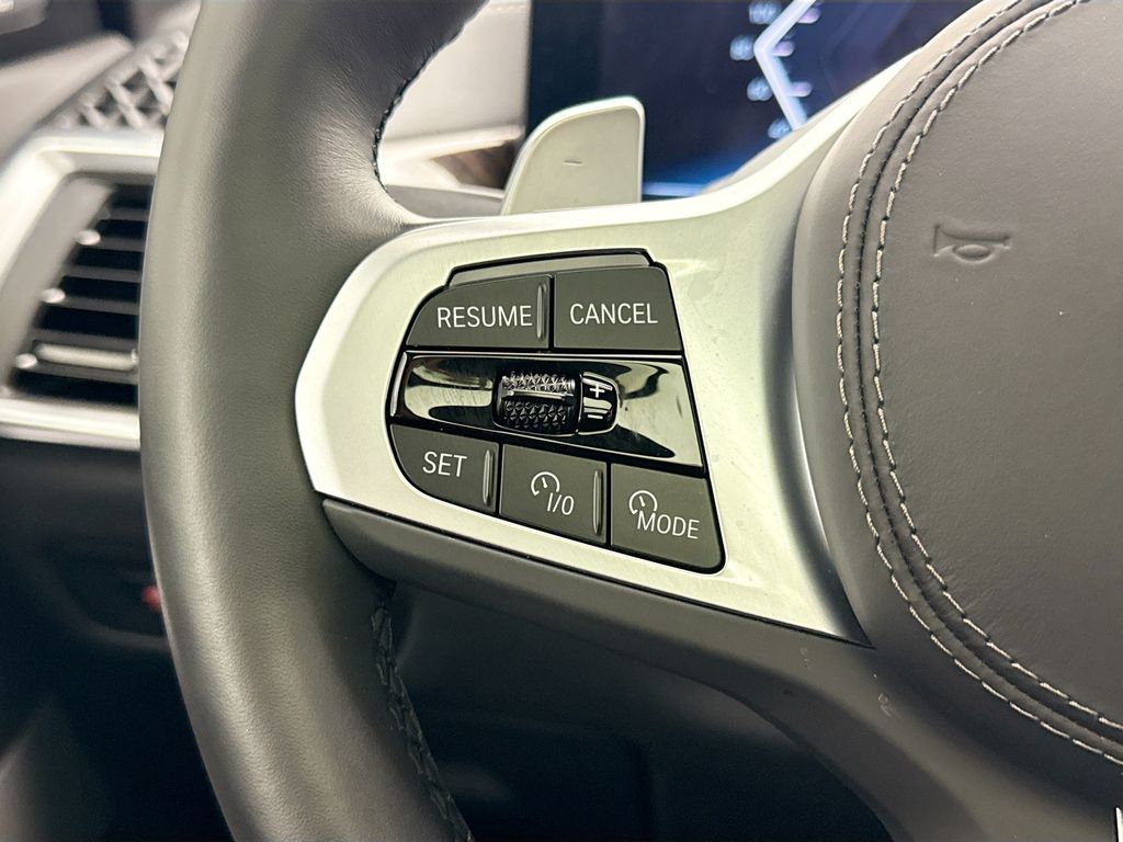 Thumbnail: 2025 BMW X6 - 11