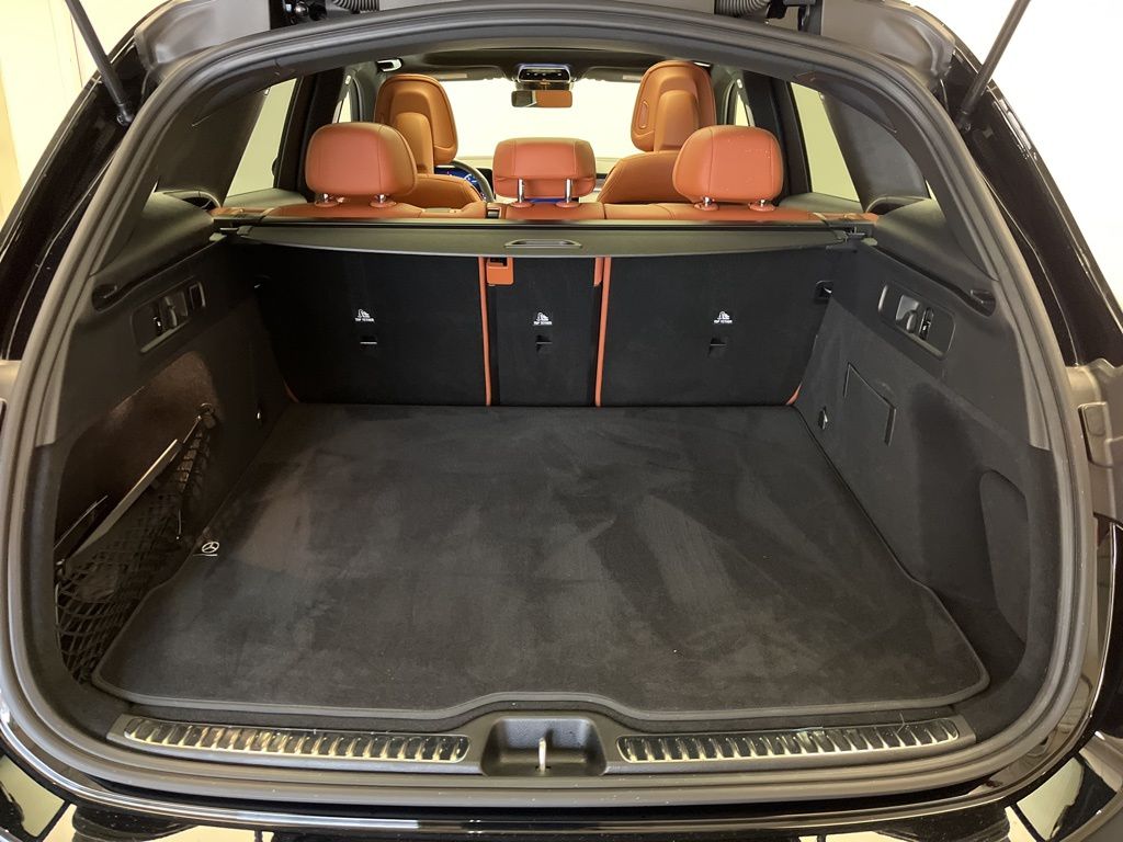 Thumbnail: 2025 Mercedes-Benz GLC - 27