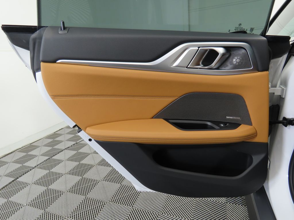 Thumbnail: 2025 BMW i4 - 25