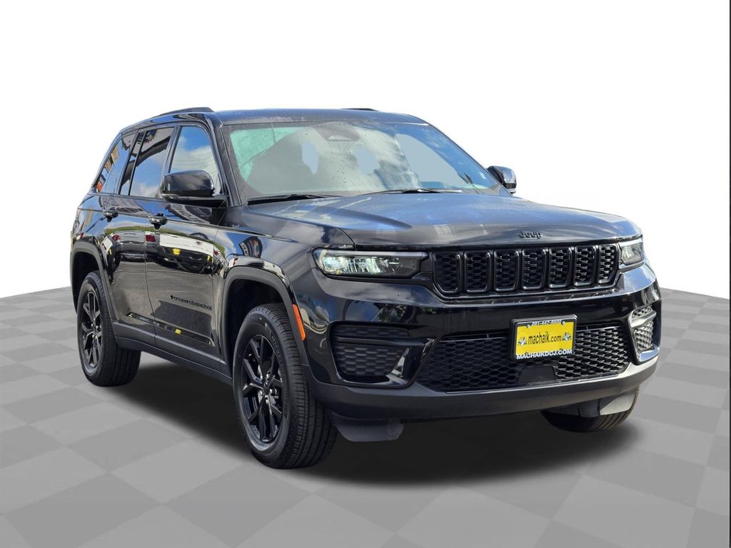 2025 Jeep Grand Cherokee Altitude - 2