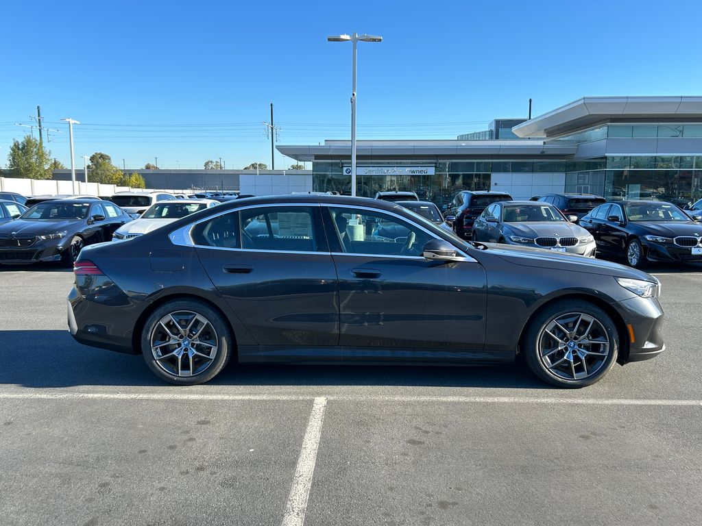 2025 BMW i5 eDrive40 6