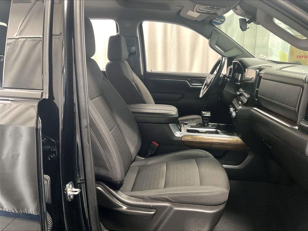 2024 GMC Sierra 1500 — photo 11