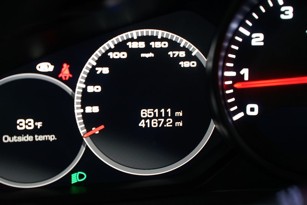 Thumbnail: 2018 Porsche Panamera - 17