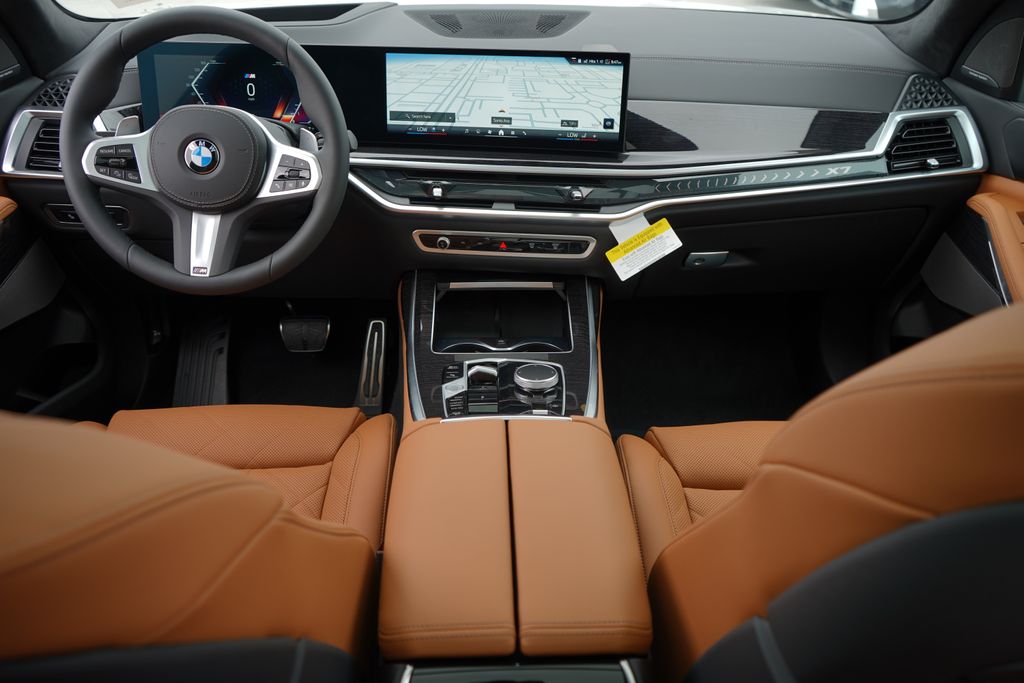 Thumbnail: 2026 BMW X7 - 13
