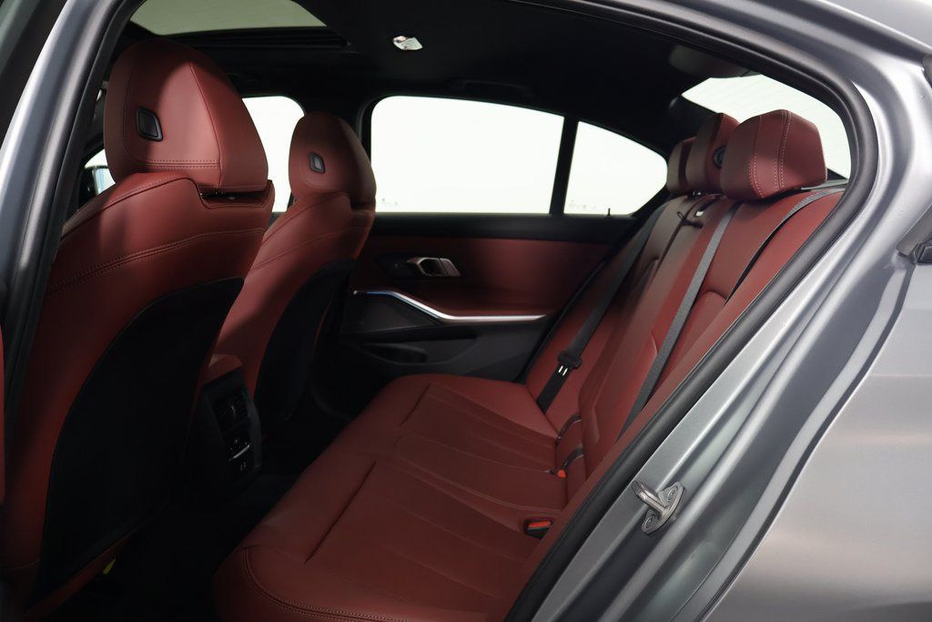 Thumbnail: 2026 BMW 3 Series - 6