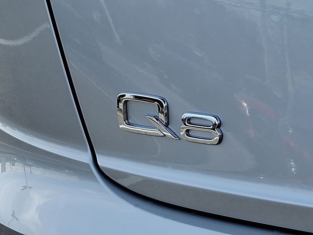 Thumbnail: 2023 Audi Q8 - 32