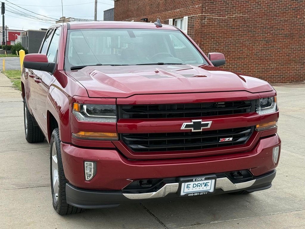 2018 Chevrolet Silverado 1500 LT - Image 3