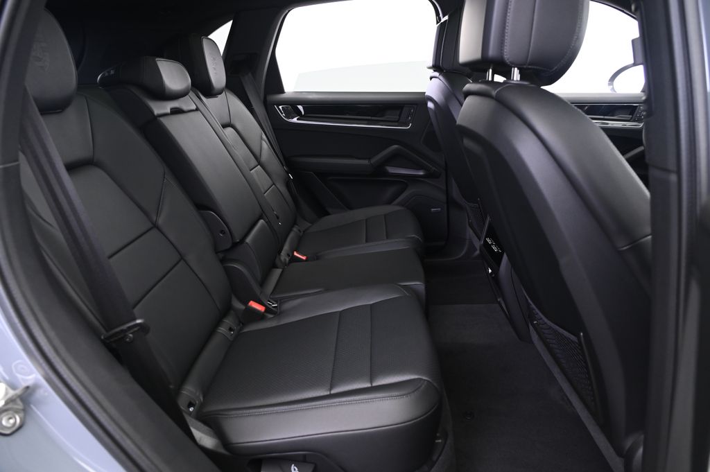 Thumbnail: 2025 Porsche Cayenne - 18