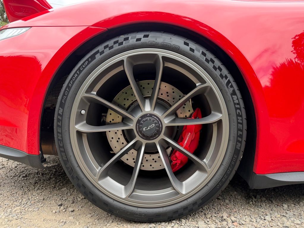 2015 Porsche 911 GT3 thumbnail 13