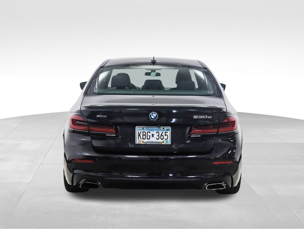 Thumbnail: 2023 BMW 5 Series - 4
