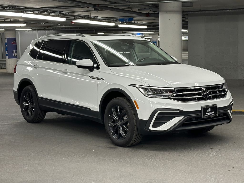 2024 Volkswagen Tiguan 2.0T SE 2