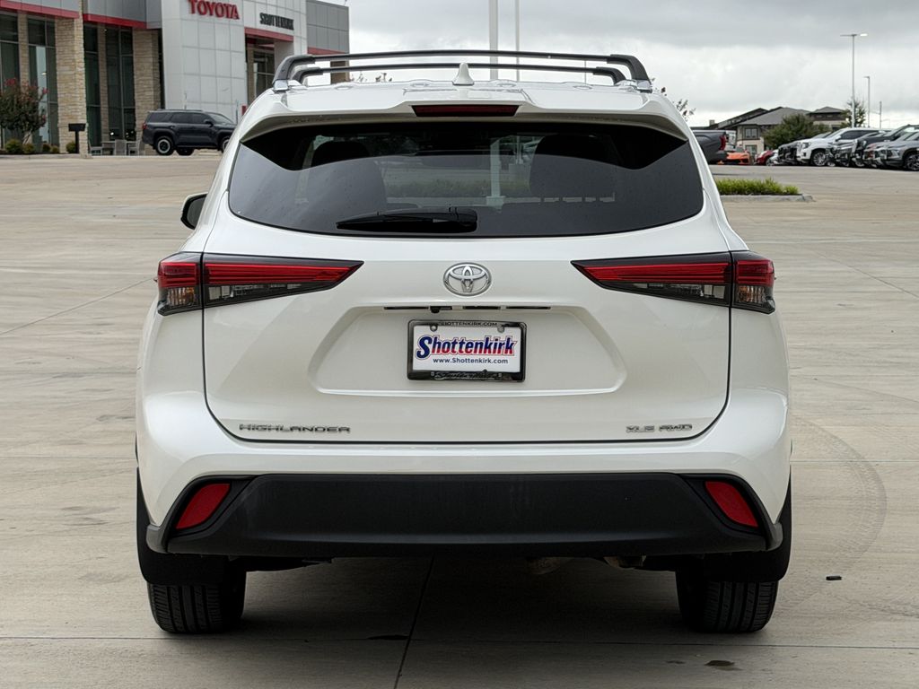 Used 2021 Toyota Highlander SUV