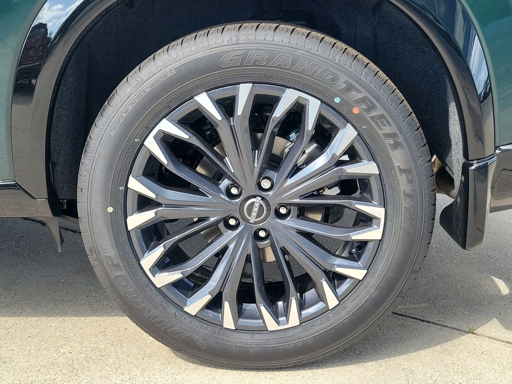 View vehicle photo 3