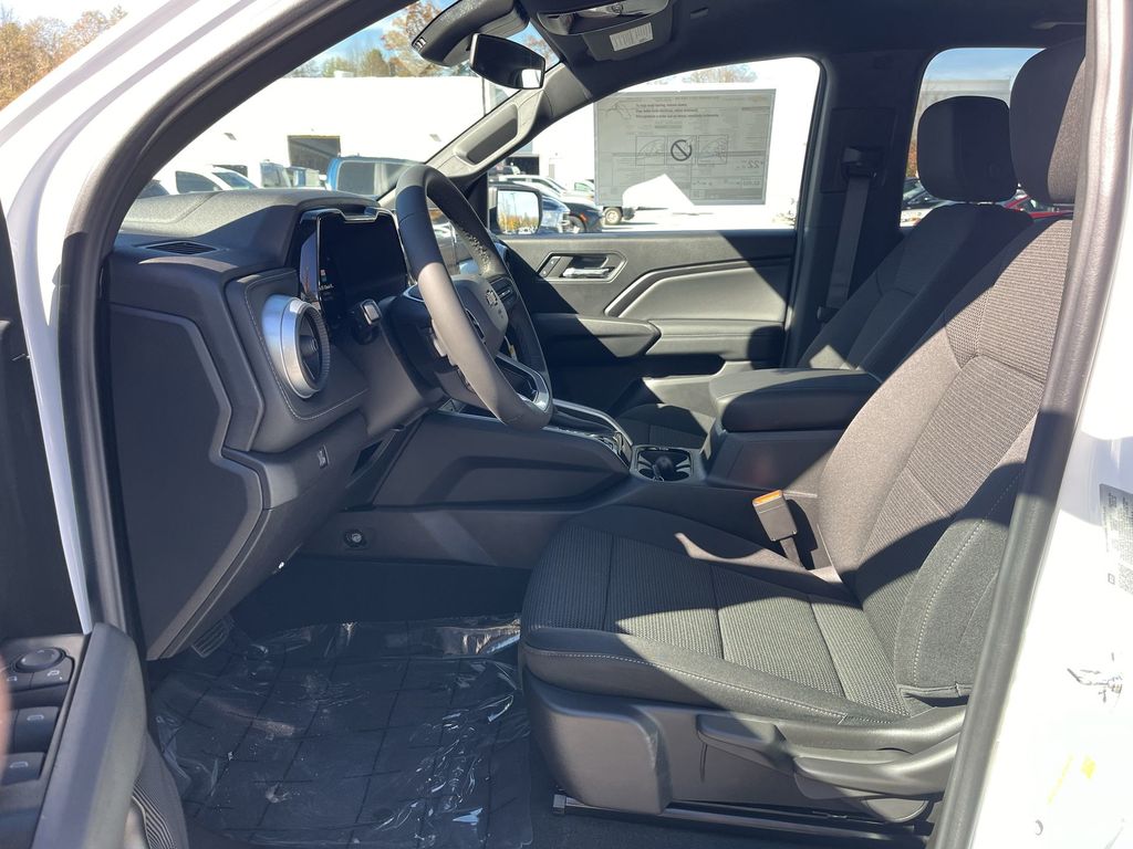 2024 Chevrolet Colorado LT photo