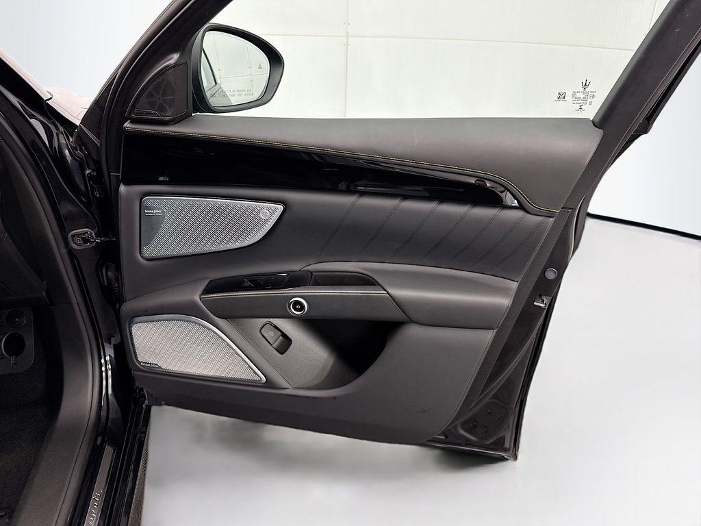 Thumbnail: 2023 Maserati Grecale - 24