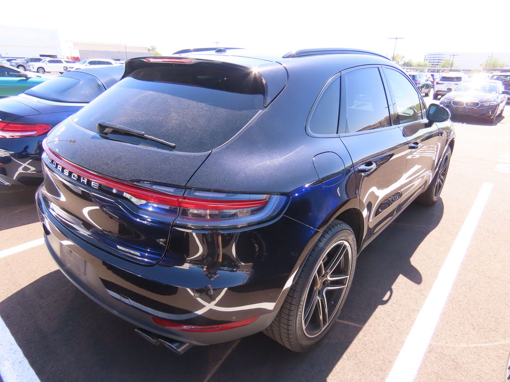 Thumbnail: 2021 Porsche Macan - 3