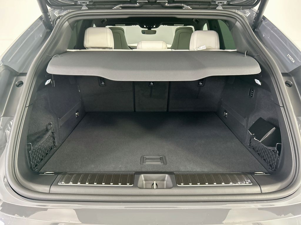 Thumbnail: 2026 Porsche Macan - 28