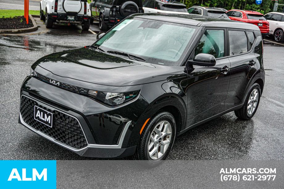 2025 Kia Soul LX - Photo 16