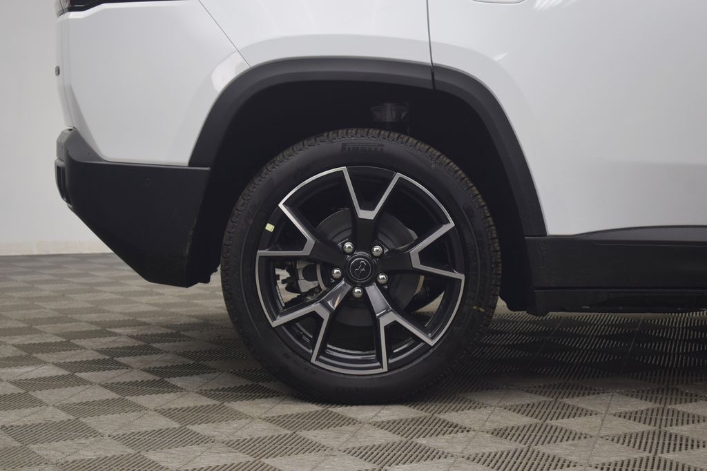 new 2026 Jeep Cherokee car, priced at $44,995