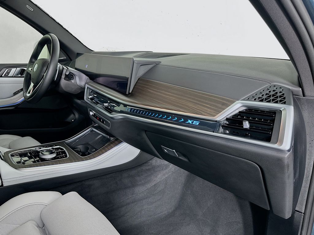 Thumbnail: 2025 BMW X5 - 30