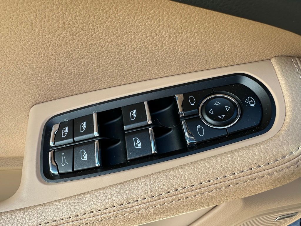 Thumbnail: 2024 Porsche Macan - 20