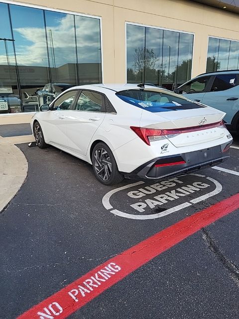 Thumbnail: 2024 Hyundai Elantra - 4