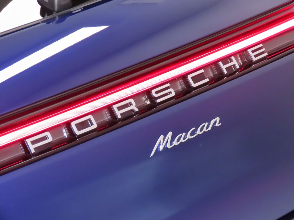 2023 Porsche Macan  9