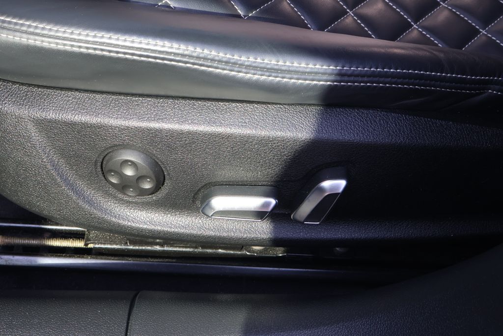 Thumbnail: 2016 Audi S6 - 13