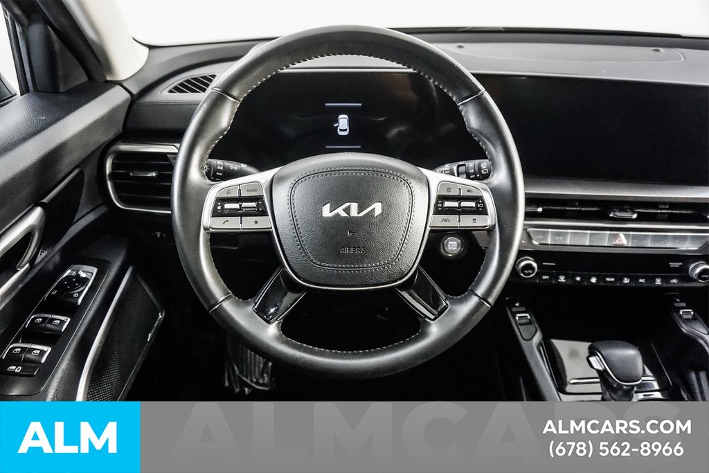 Used 2024 Green Kia S image 25