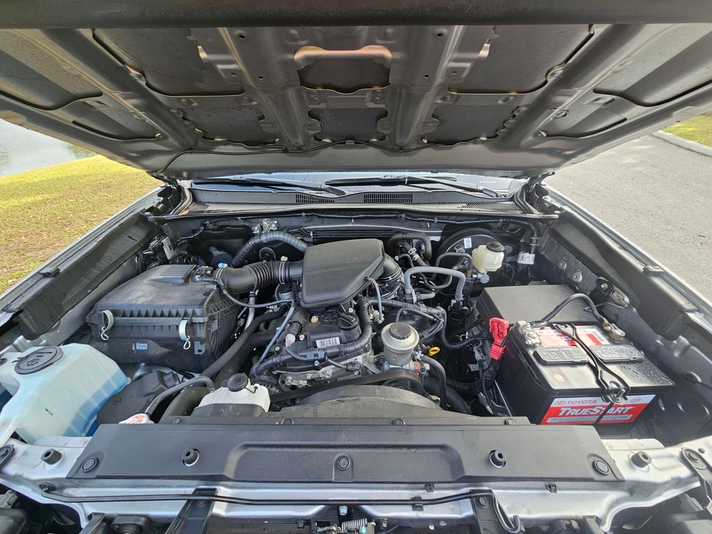 2021 Toyota Tacoma SR 10