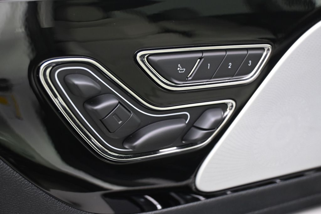 New 2026 White Lincoln Reserve image 14