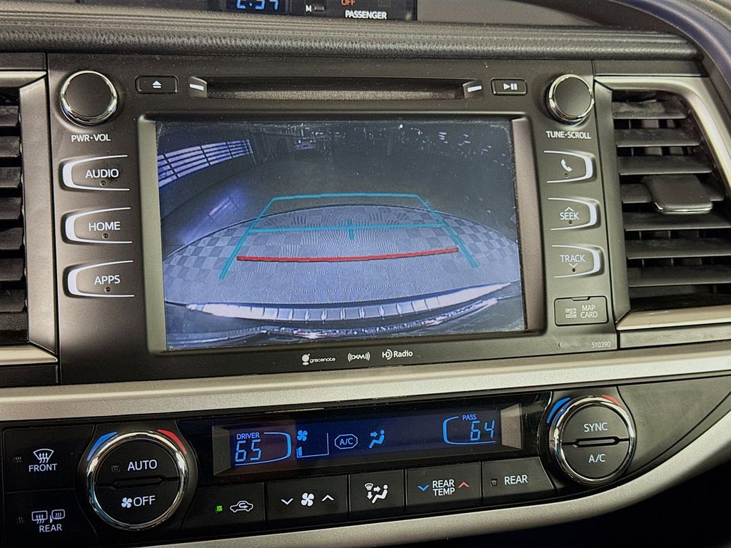 Thumbnail: 2019 Toyota Highlander - 14