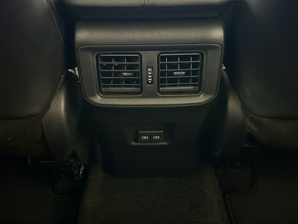 Thumbnail: 2023 Toyota RAV4 - 25