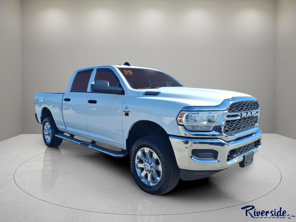 Bright White Clearcoat 2019 RAM 2500 Pickup Truck Four-Wheel Drive 6-Speed Automatic
