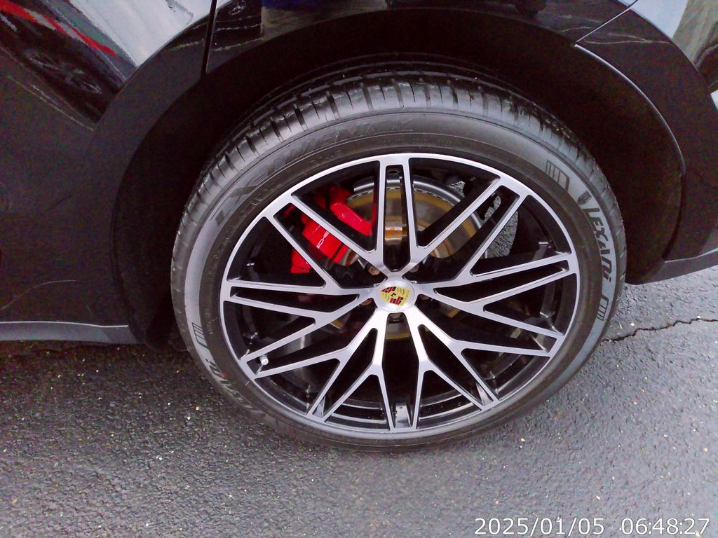 Thumbnail: 2023 Porsche Macan - 12