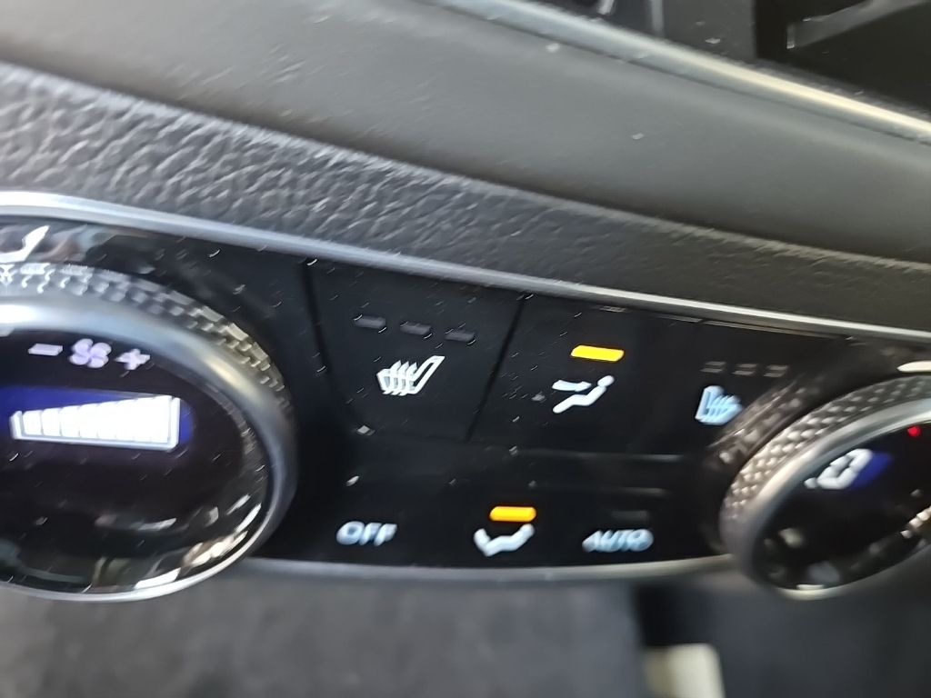 2025 Genesis GV70  26