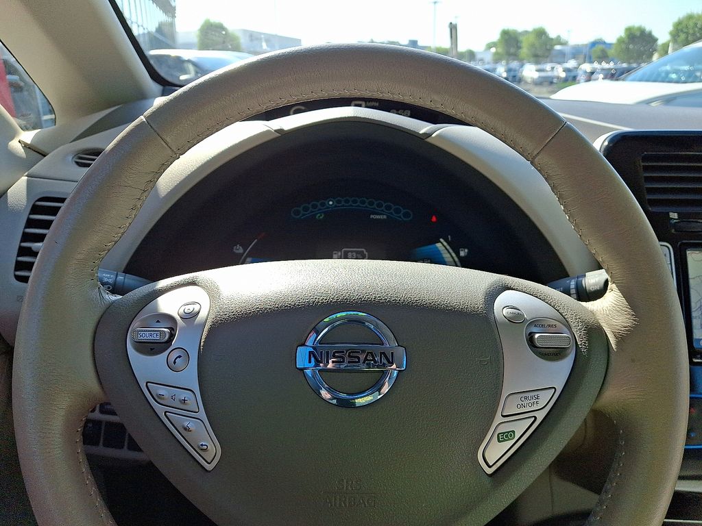 Thumbnail: 2015 Nissan Leaf - 19