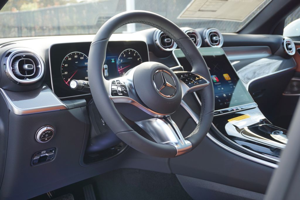 Thumbnail: 2026 Mercedes-Benz GLC - 10