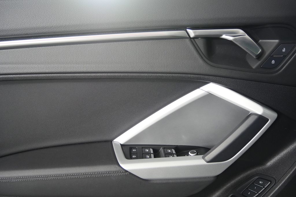 Thumbnail: 2022 Audi Q3 - 9