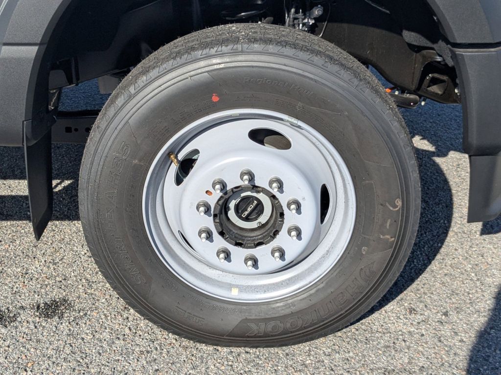 2025 Ford F-600 Chassis XL