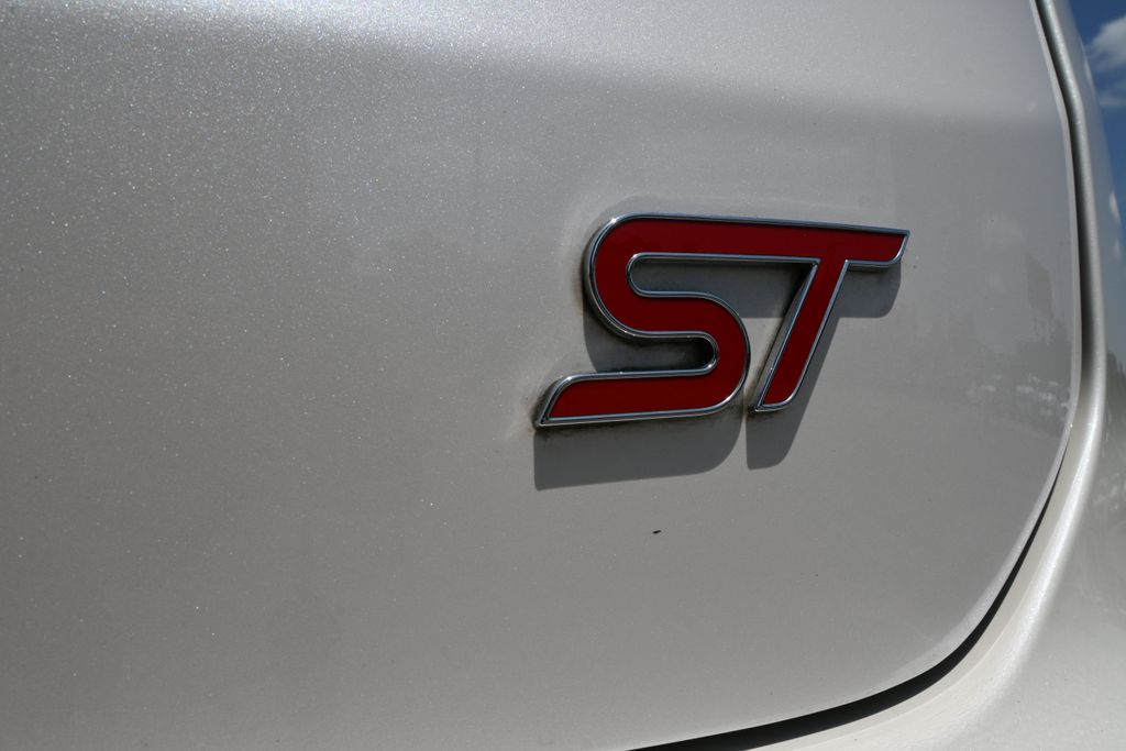 2019 Ford Edge ST White at Durrett Motor Company
