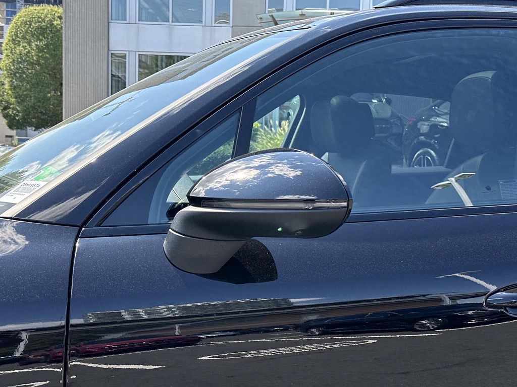 Thumbnail: 2023 Porsche Cayenne - 13
