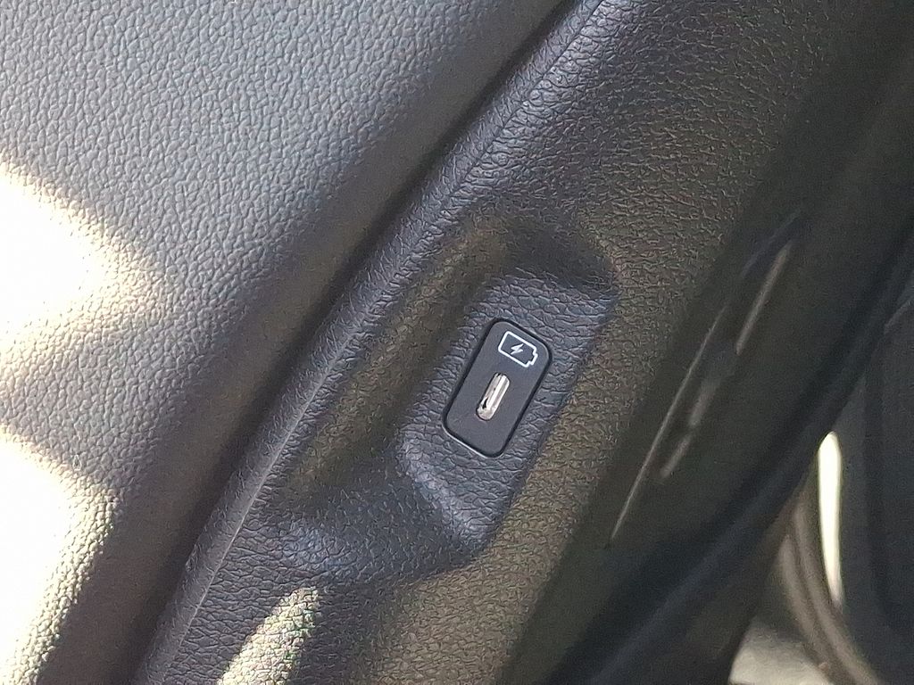 Thumbnail: 2023 Kia Sportage - 12