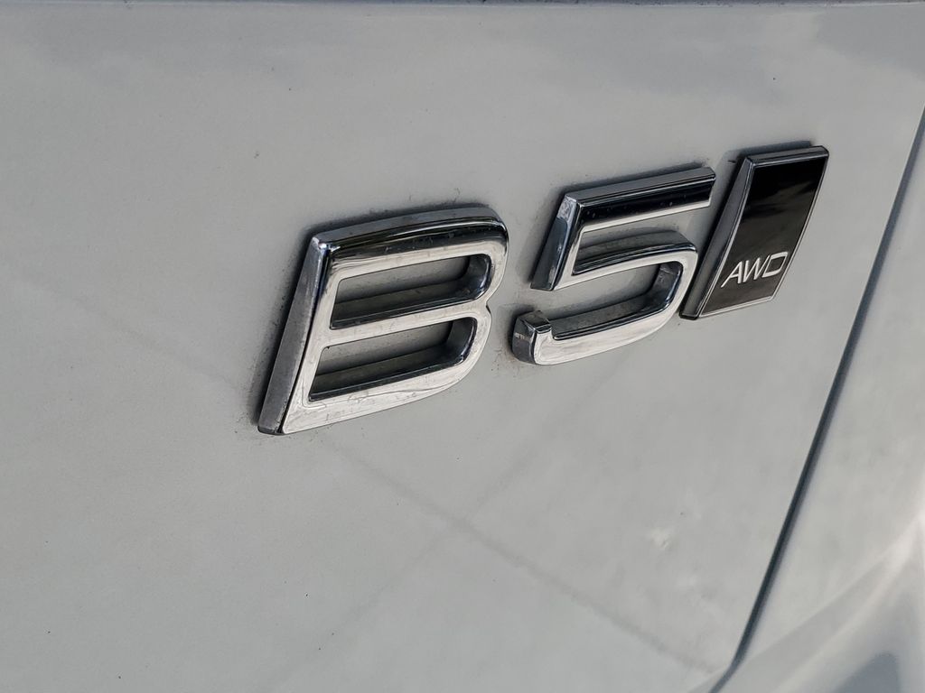 used 2024 Volvo XC60 car, priced at $31,895