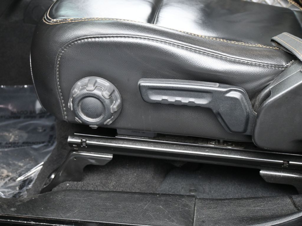 Used 2022 Black Clearcoat Jeep High Altitude image 12