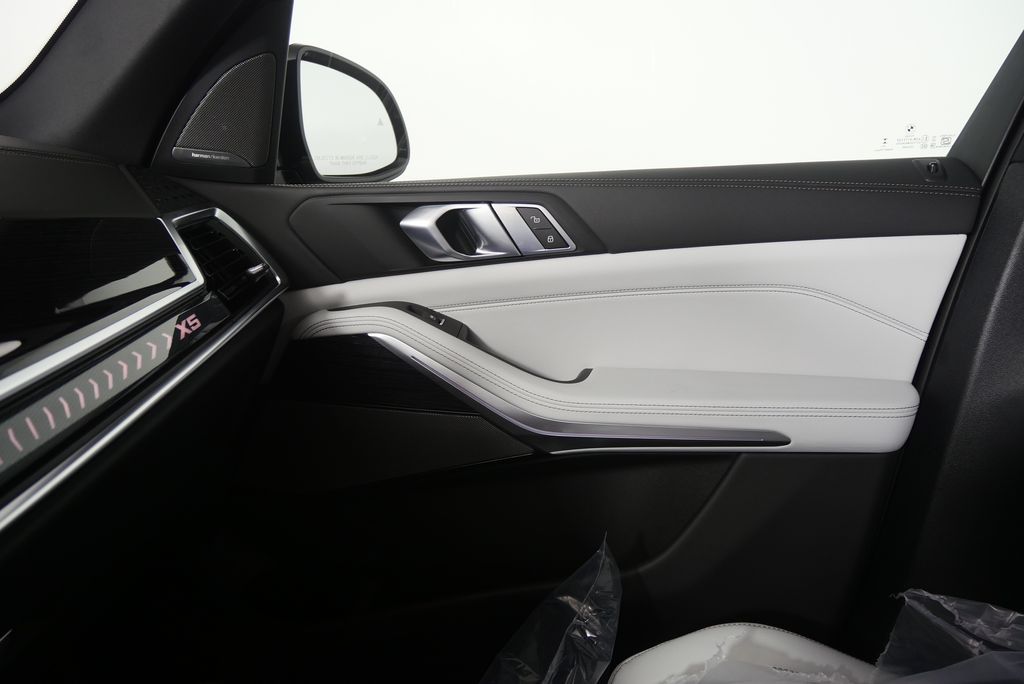 Thumbnail: 2026 BMW X5 - 24